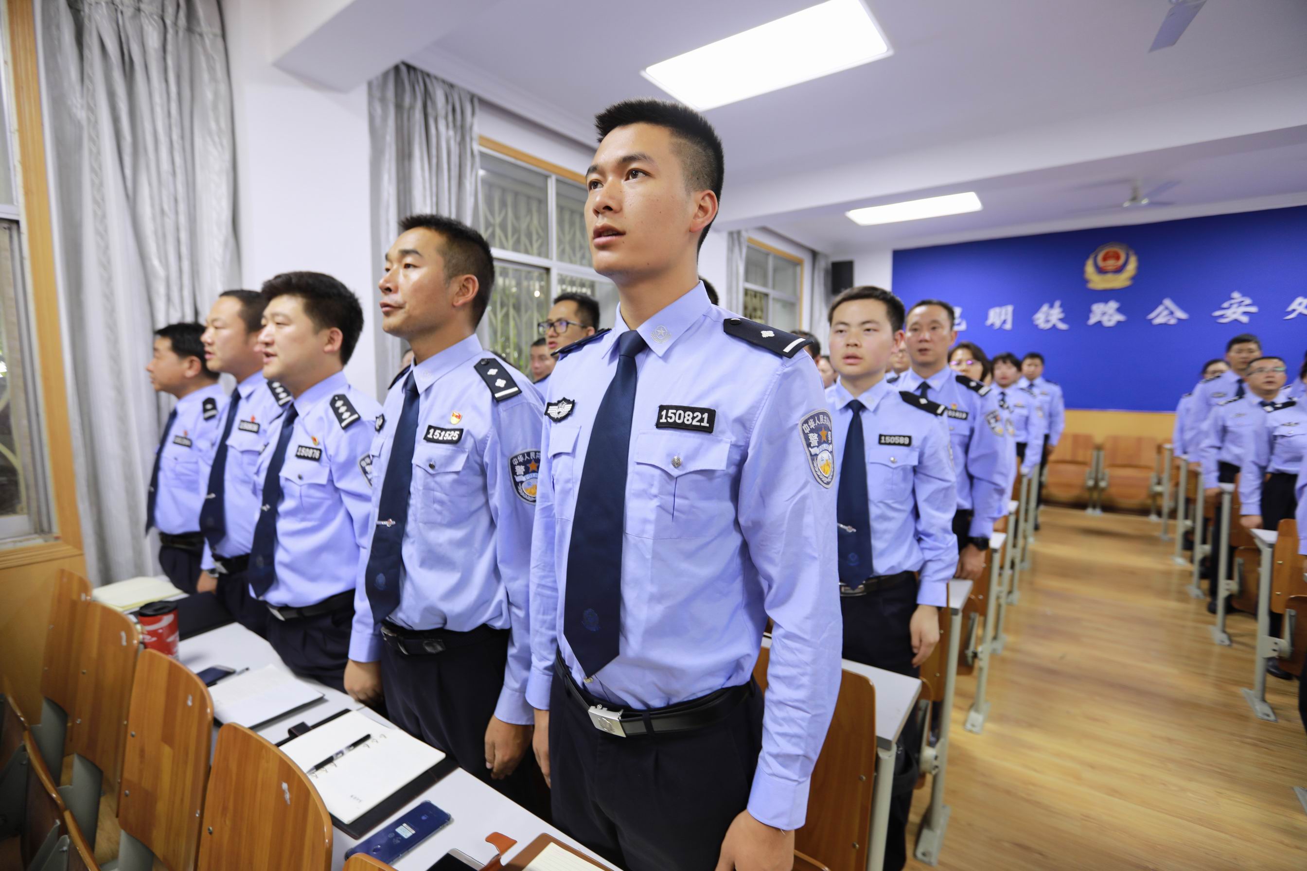 昆明乘警支队一大队全国青年文明号授牌仪式在昆举行