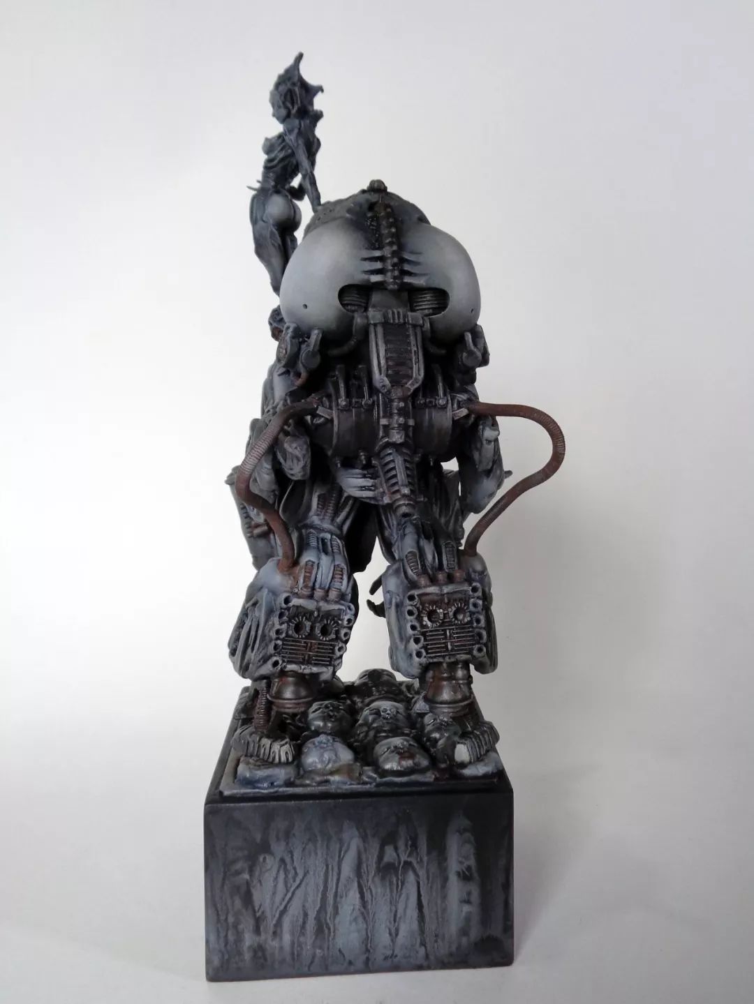 幸福的梦魇拥抱黑暗致敬异形之父hrgiger