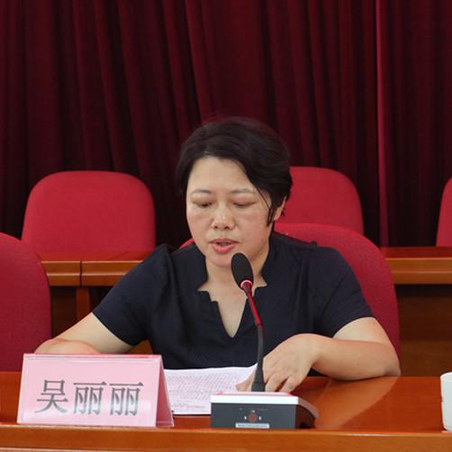 吴丽丽副县长对"县管校聘"管理改革工作提出了两点宝贵建议:一是提高