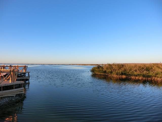 诗人王维出使边塞,途至居延,一首《使至塞上》流芳百世.