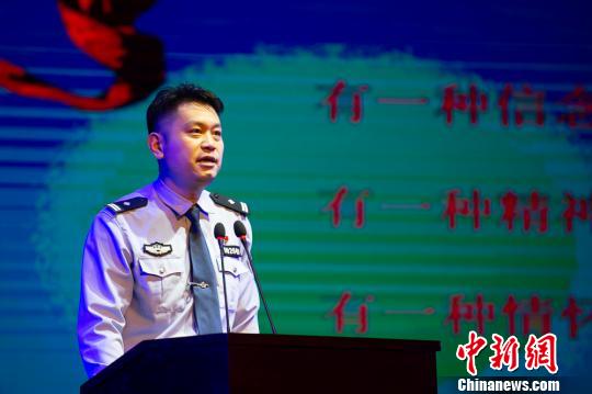 2018年10月23日18时30分,合肥市公安局视频侦查支队一大队民警张雪松