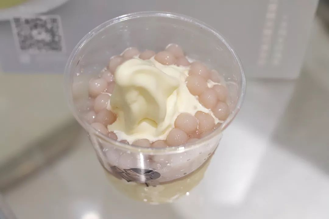 芋泥经典芝芝冰淇淋,咸香中带着丝丝回甜喜茶『爆芋泥雪糕杯』也来啦!