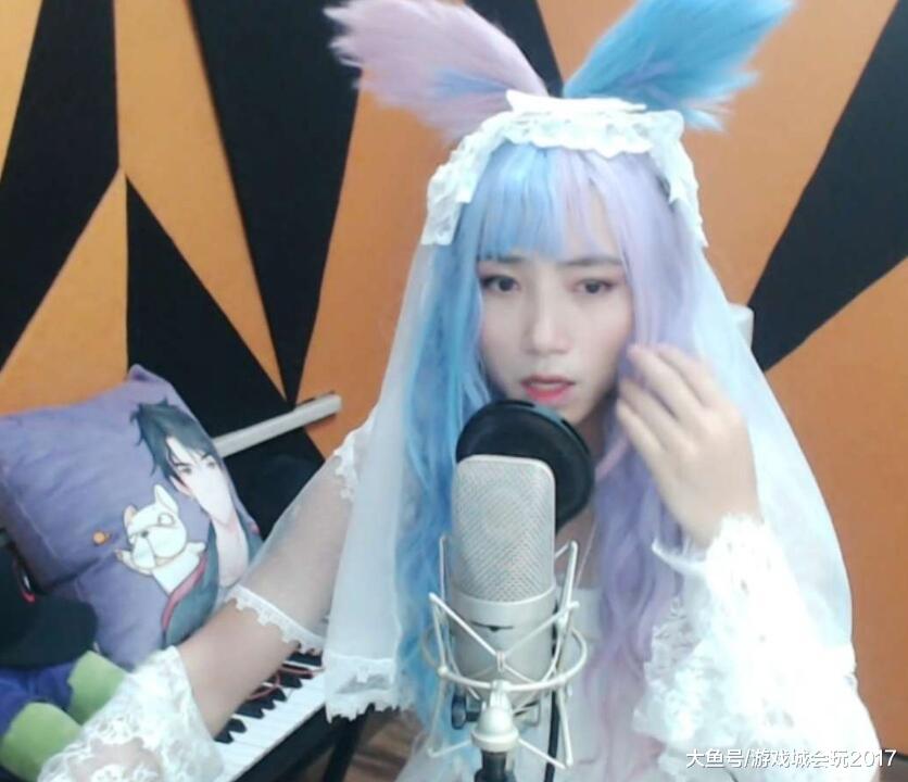 斗鱼又多了一名女装大佬这颜值实在太美了秒杀众多颜值区女主播