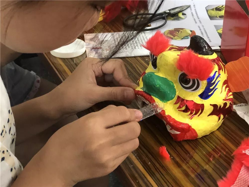 佛山是醒狮的发源地,也是佛山狮头制作的发源地.