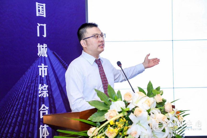 发布会现场,北京仲量联行物业管理服务有限公司高级董事廉峰先生,对