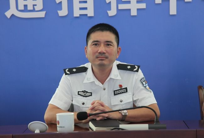 李瑜同志到交警支队调研公安交通管理工作