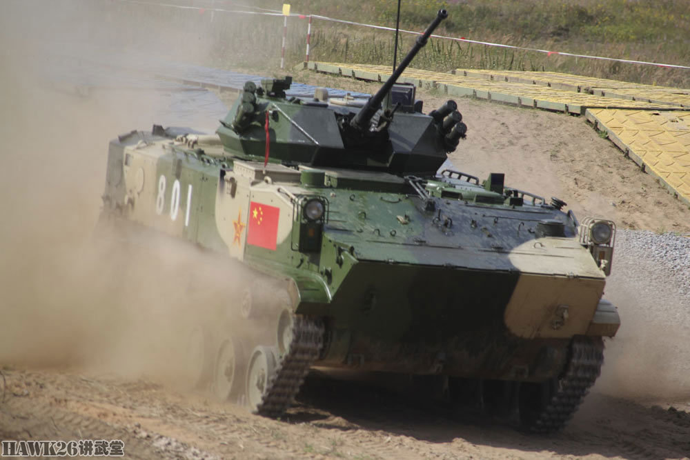 该车由中国自主研发,是现役中唯一可以实施运输机空投的装甲车