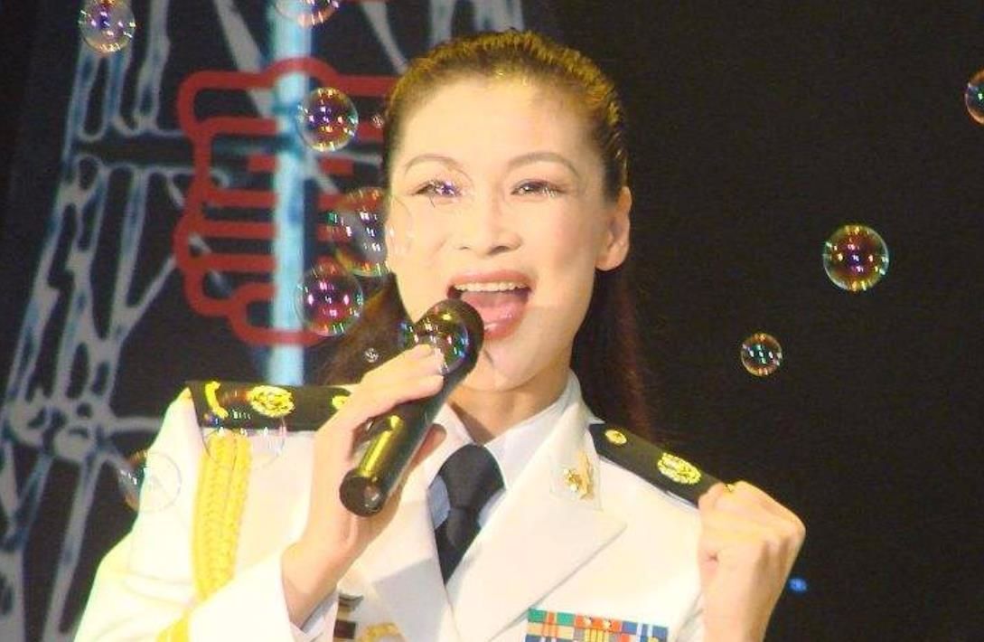她唱歌实力不输刘欢,享受正师级待遇,成名后却消失匿迹!_范琳琳