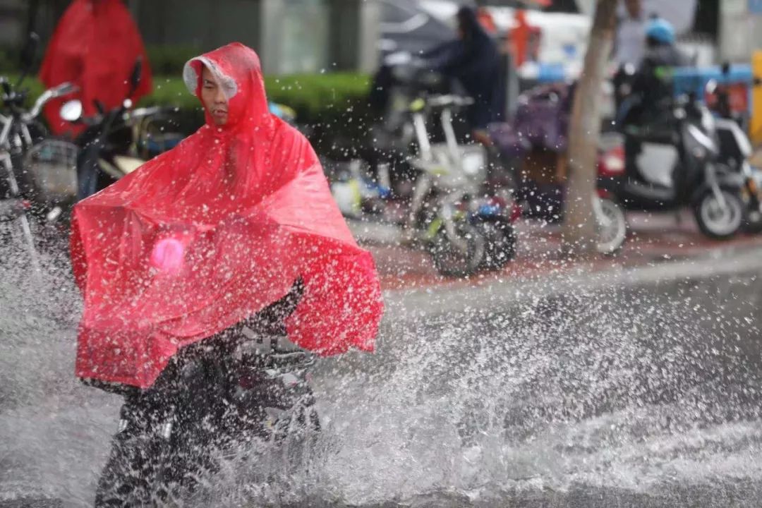 紧急超强台风10号下午袭击山东莱芜迎大暴雨