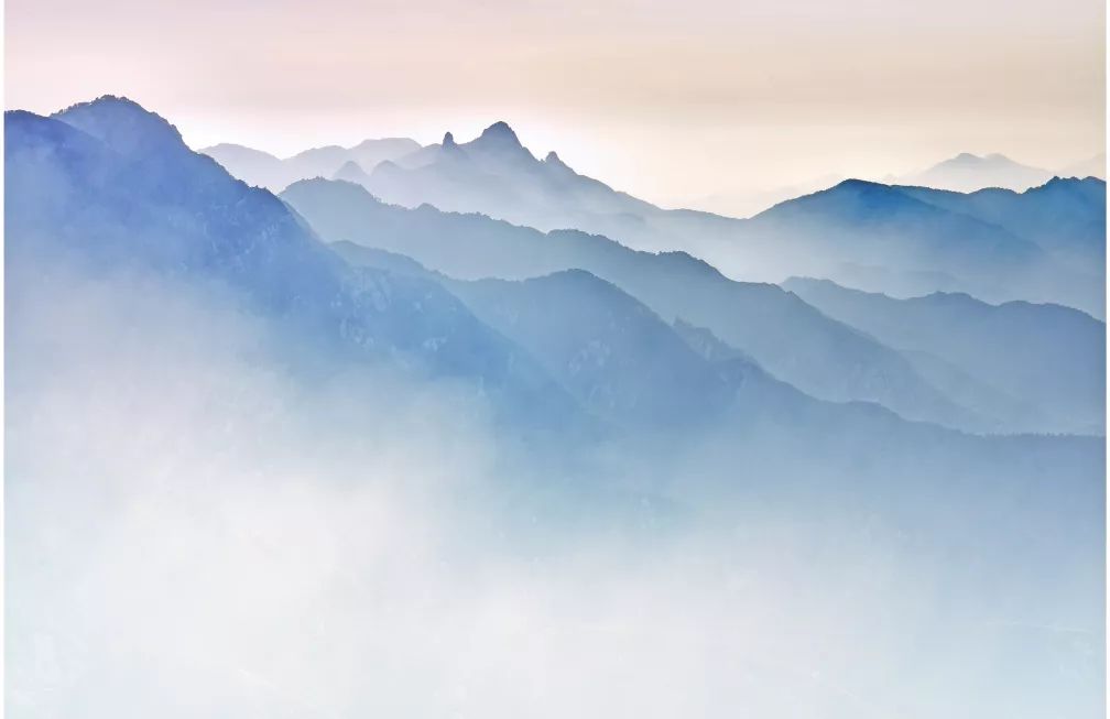 0 4从万寿宫,道童引路,遥指东北山腰树林深处,则白云岩也.