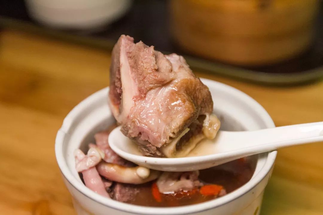 从夜市摆摊到台江传奇这家炖罐店火了足足11年