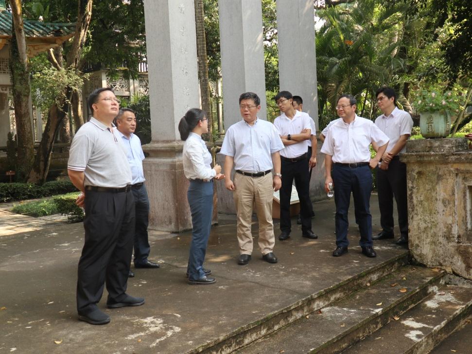 8月8日上午,国家发改委地区经济司司长郭兰峰一行在江门市市长刘毅