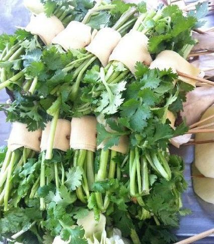 香菜炸串!吃过的人都说好~约不约!单身狗只能这样排遣忧伤了……心疼!