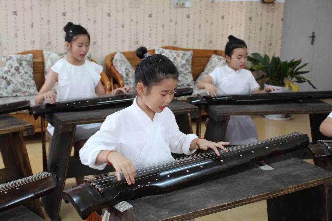 市青少年宫举办"长琴振响"古琴班2019暑期汇演