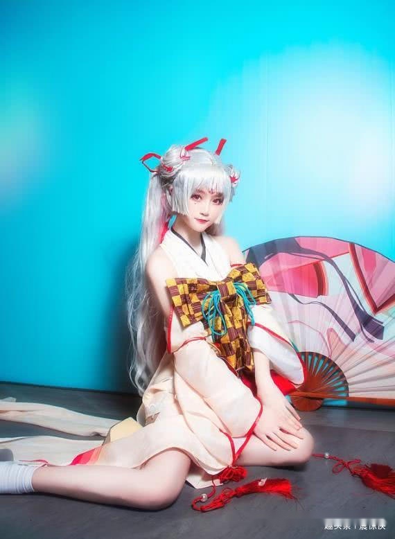 14岁女孩cos不知火看到脚上的豆腐鞋网友模仿不来