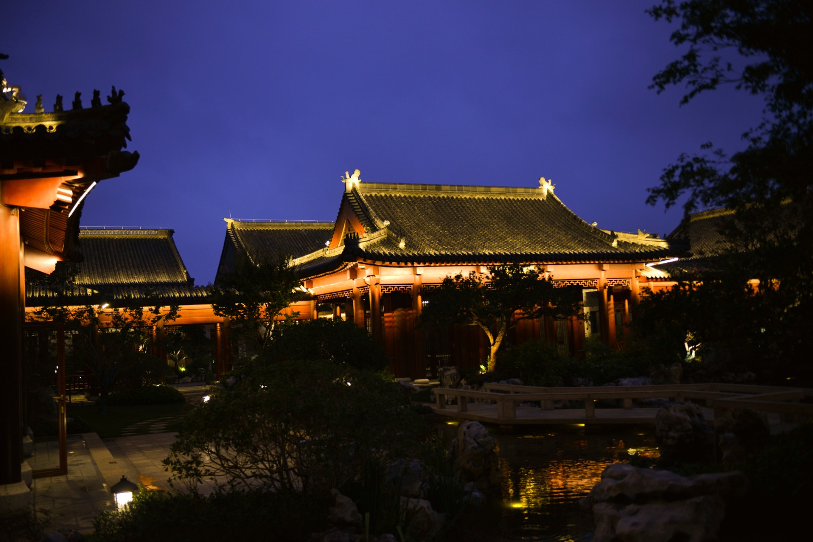 郯国古城夜景图片
