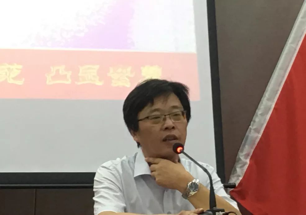 首先,羌达勋副校长宣布了金沙中学2020届高三管理组成员和任课教师