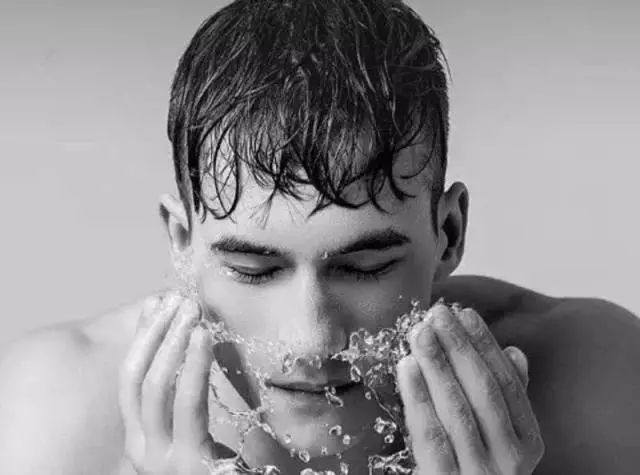 用香皂肥皂洗脸,男士洗脸五大误区 _皮肤