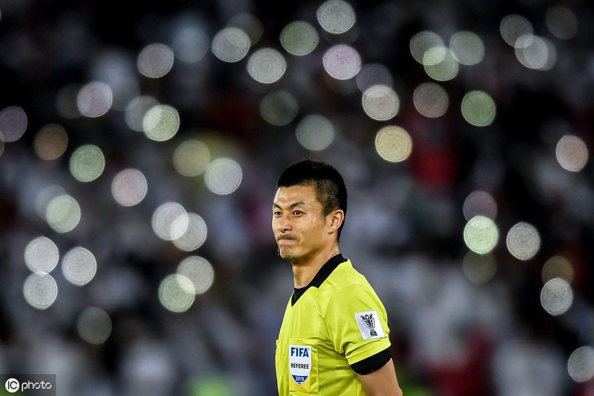 傅明时隔154天再次执法中超赛事,网友:他来了!