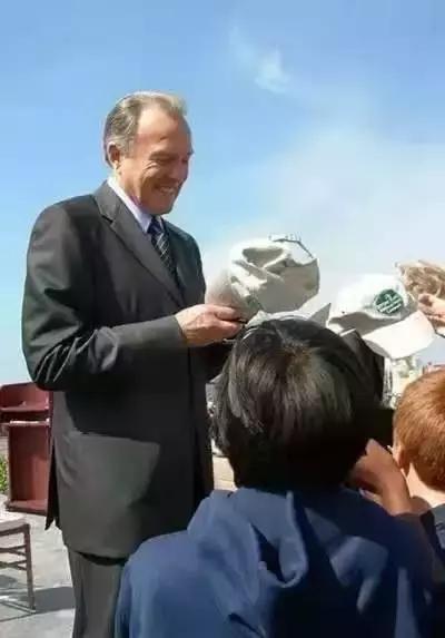 但是你可能不知道的是,尔湾公司原来并非唐纳德61布伦的公司,而是归