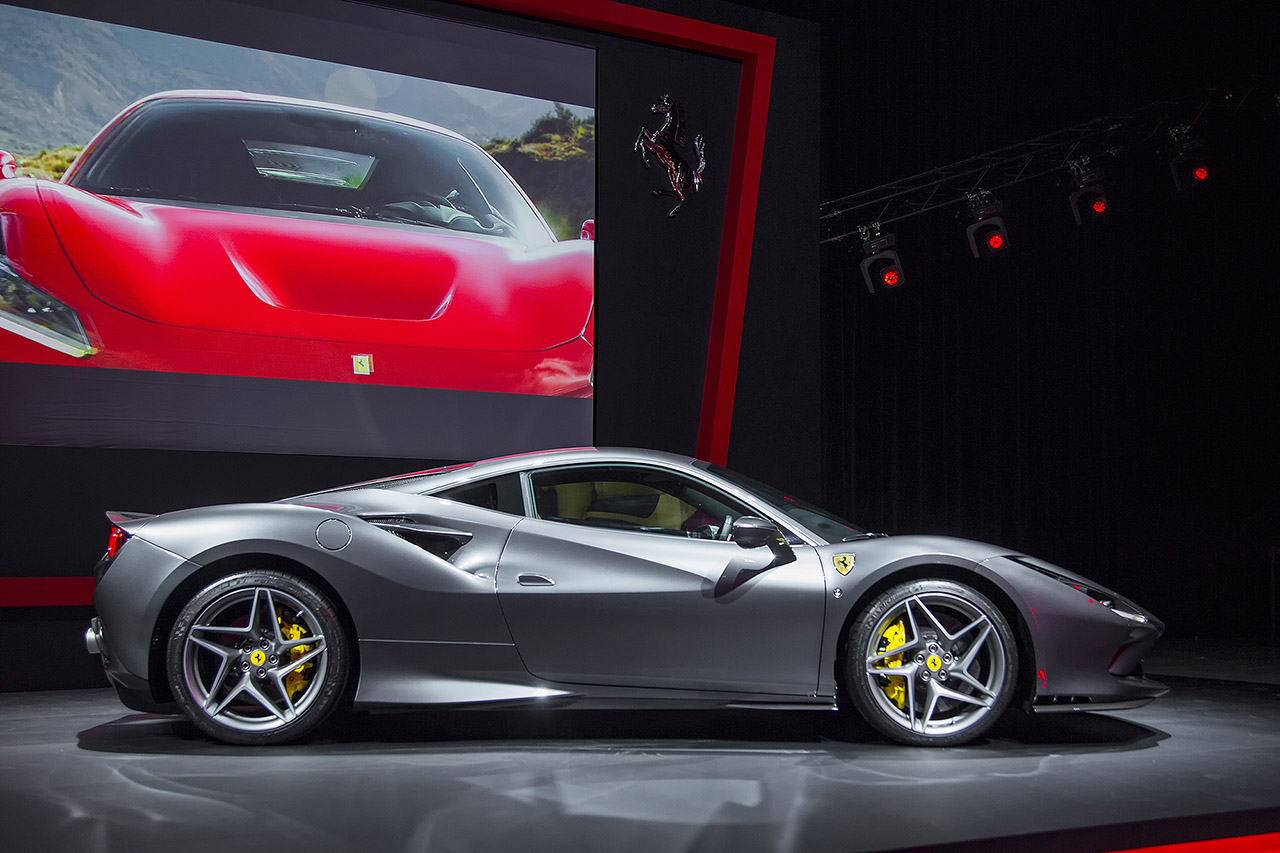 法拉利v8车型成绝版,f8 tributo是v8车型最后的倔强_搜狐汽车_搜狐网