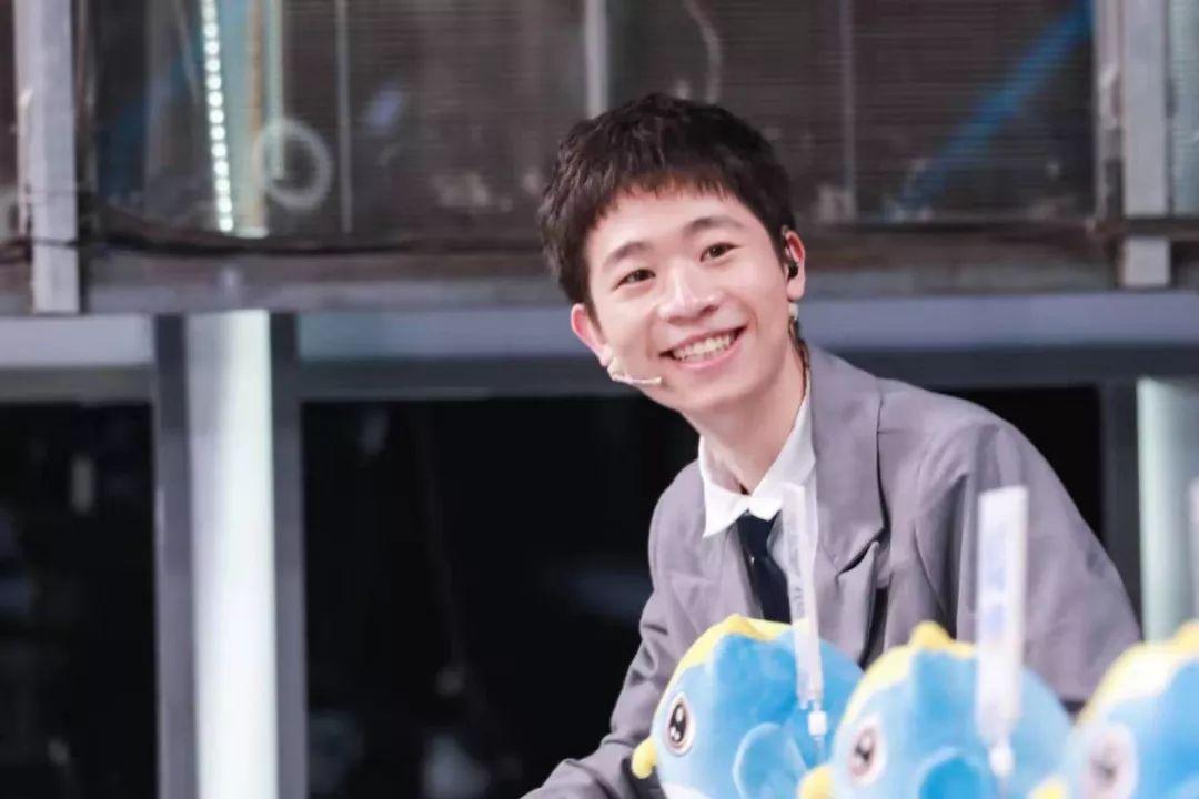 今晚我们一起为株洲16岁"记忆王者"刷屏呐喊_肖雨昊