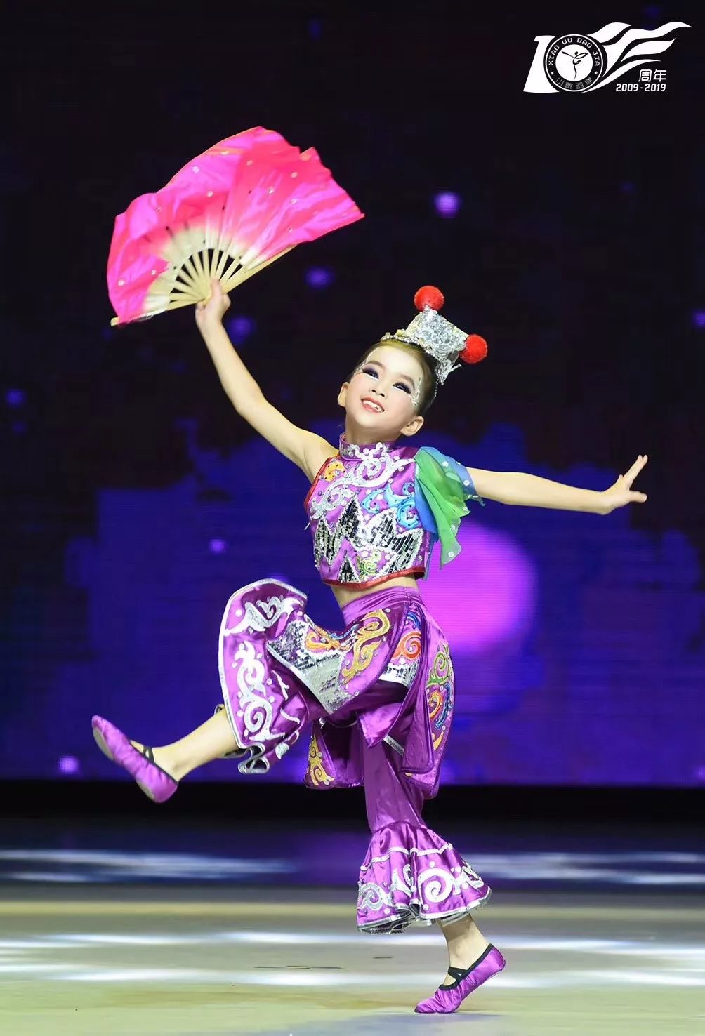 叶晞冉 《小狮妹》银奖项奕珺《迷人的大眼睛》银奖群舞篇群舞《鸟鸟