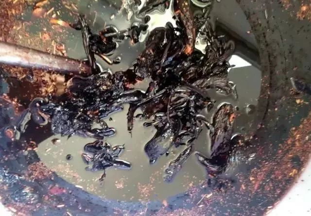 传统中医黑膏药的熬制方法_过程