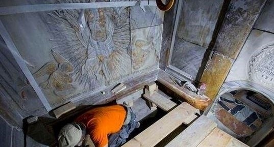 500年来封存的耶稣基督陵墓打开了