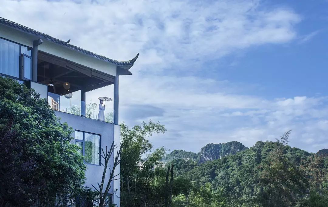 青城山赏青城美景品别致下午茶尊享汉服show漫步五柳庄更有无边泳池等