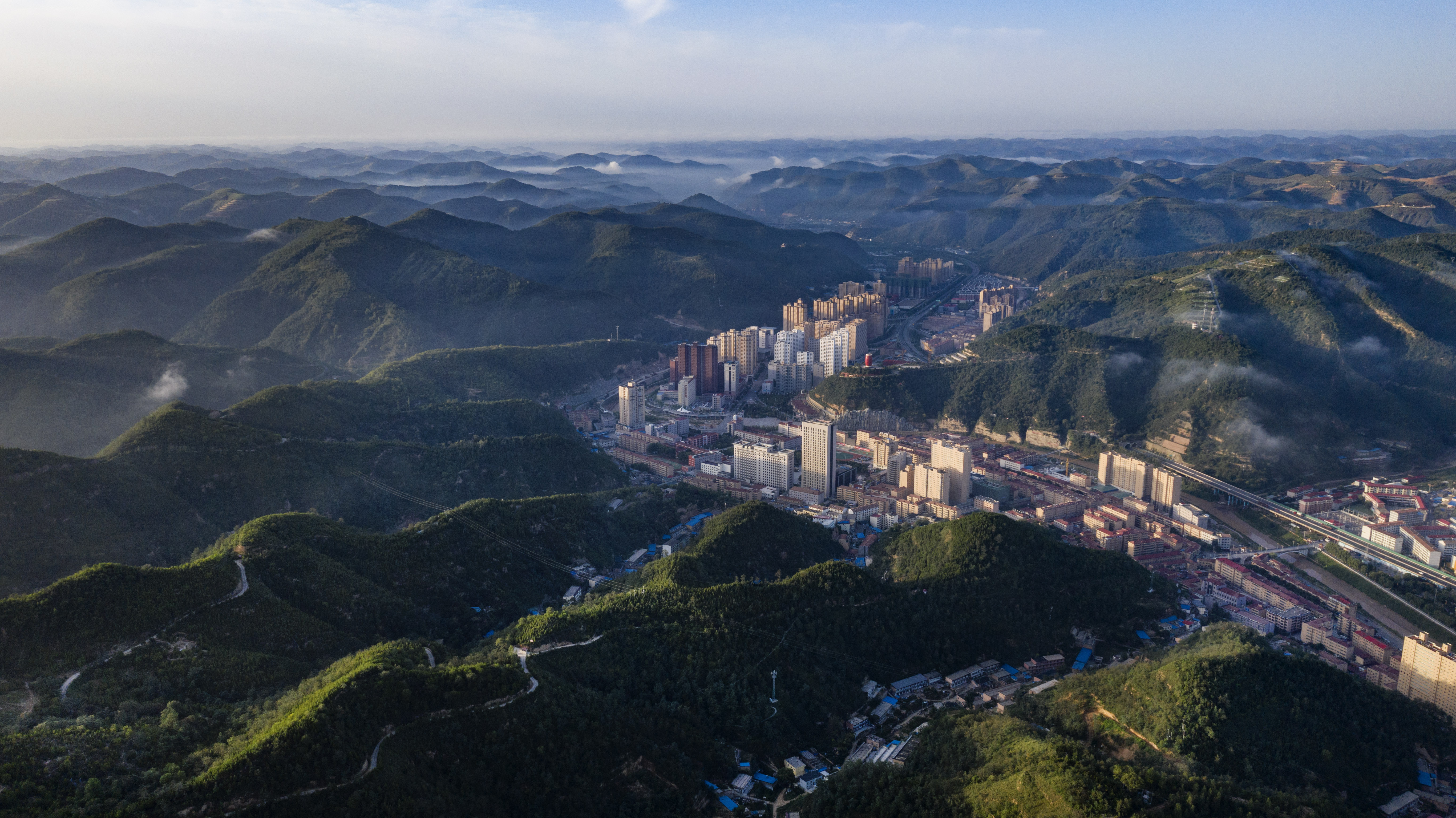 陝西安塞綠滿山