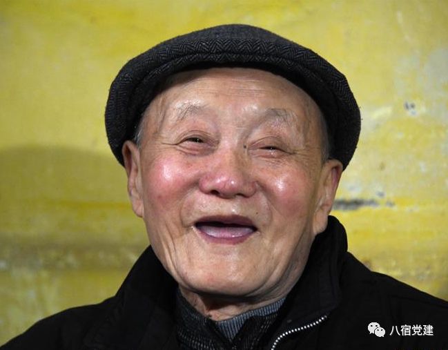 学习先进周课堂战斗英雄张富清之60多年前的烽火记忆