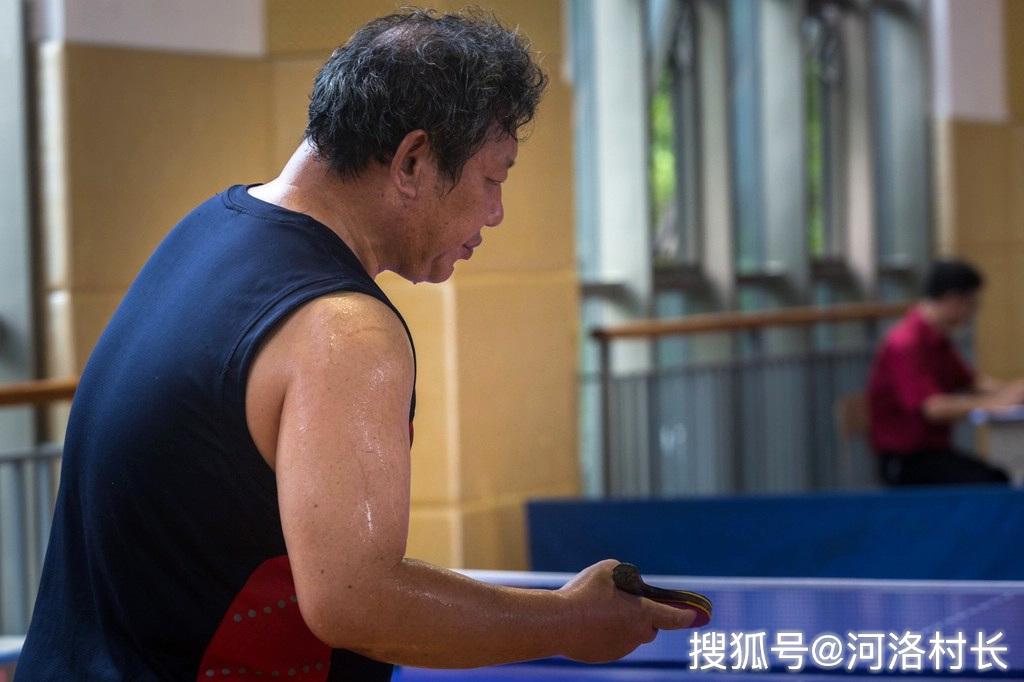 打小球需用大力精彩瞬间