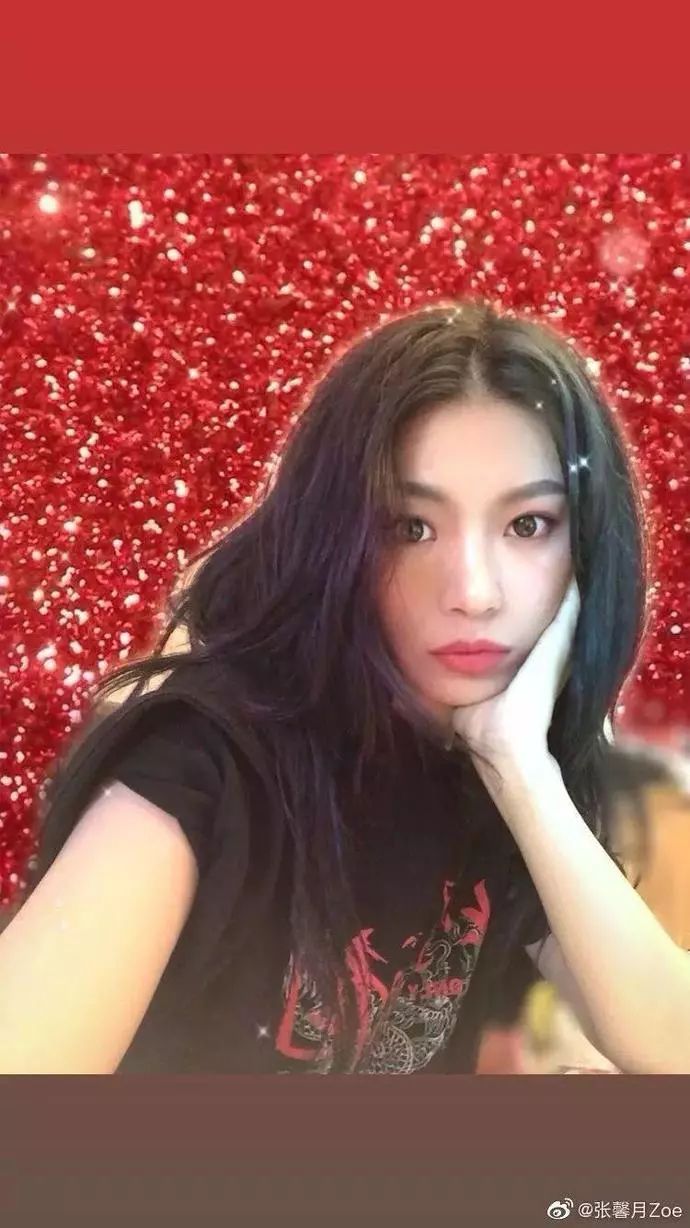但几年来的高调操作让人不禁将同为「低调组合」的张馨月列为女友嫌疑