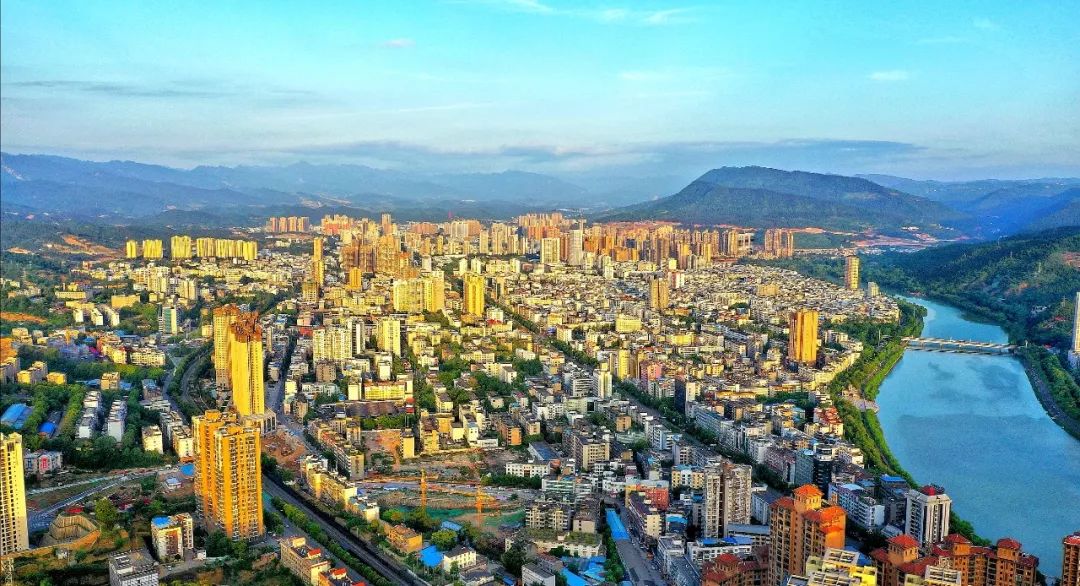 万源新区,苍溪江南新区等基本建成;三江新区,大荣新区等城市新区建设