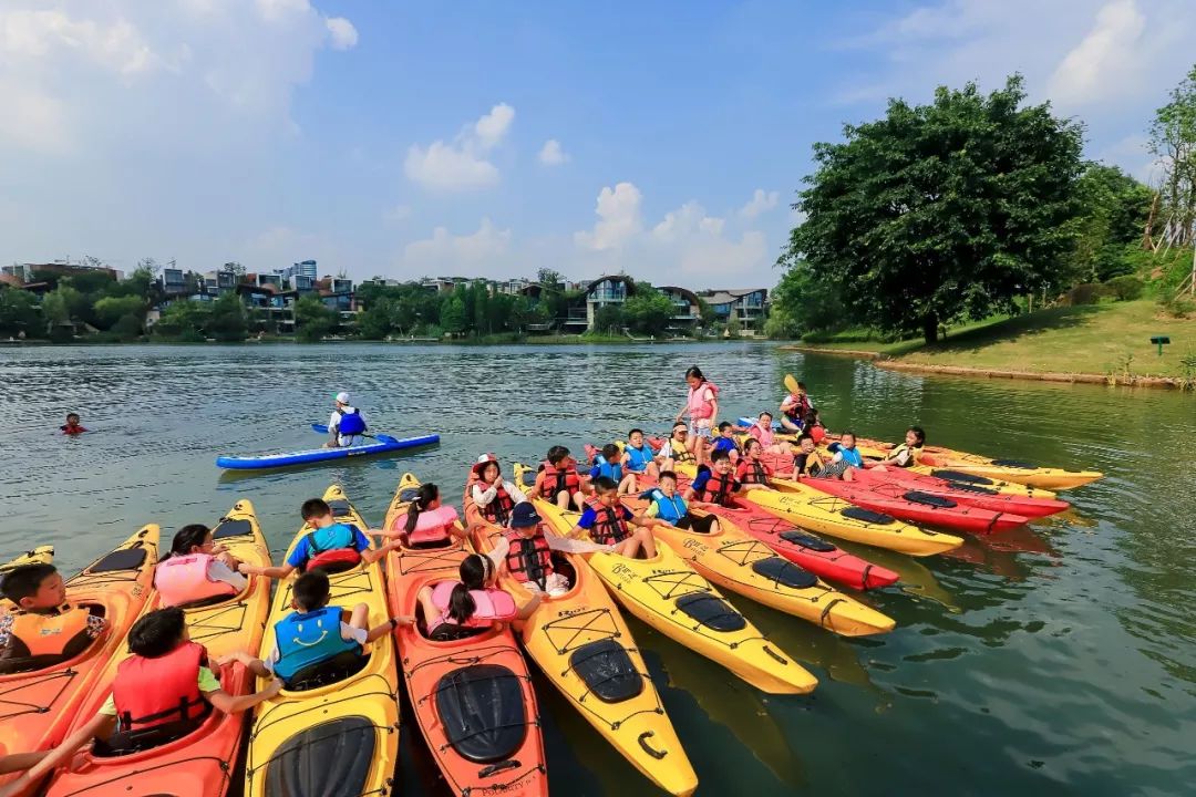 创客访谈果行育德做家庭教育与学校教育的补充者