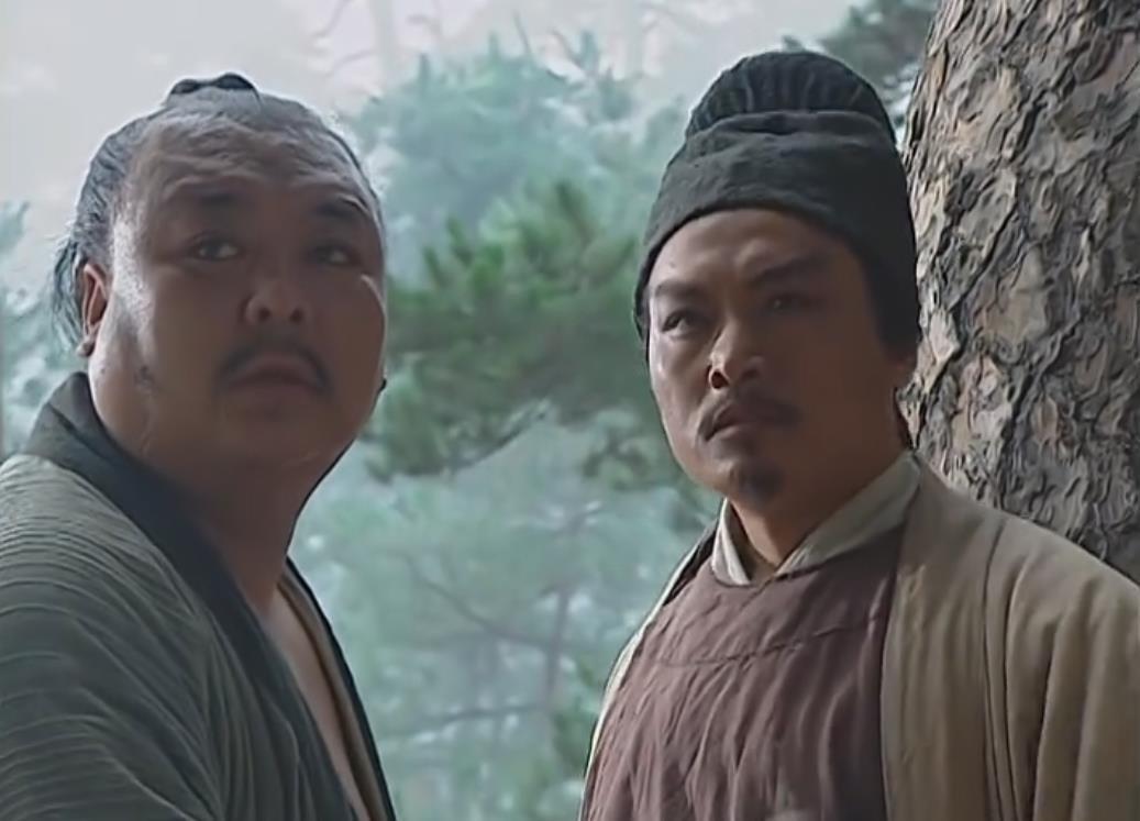 李逵沂岭杀四虎之后被灌醉活捉,押解李逵的青眼虎李云又被朱贵朱富用