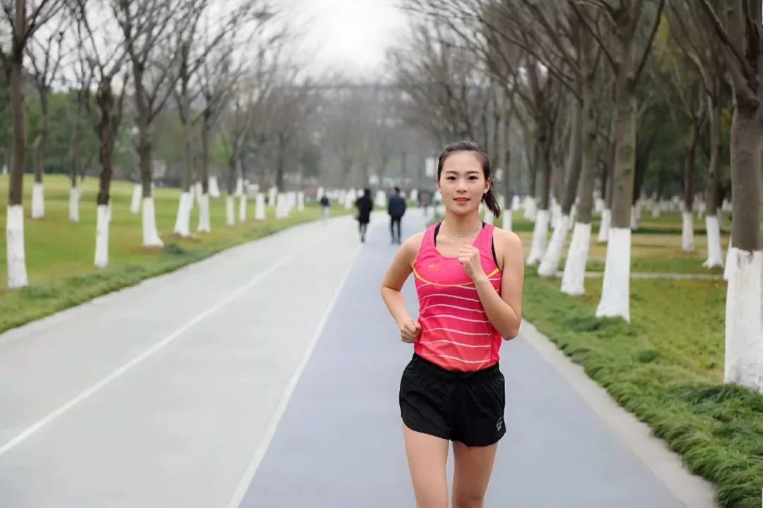 赵娜马拉松冠军收割机活力跑诸暨西施马拉松约定你