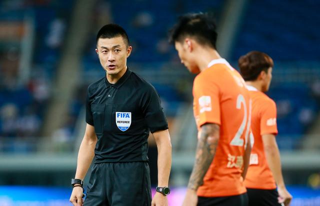 天津泰达(4-4-2):1-杜佳,4-杨帆,30-刘洋,11-谭望嵩(73 23-雷永驰),3