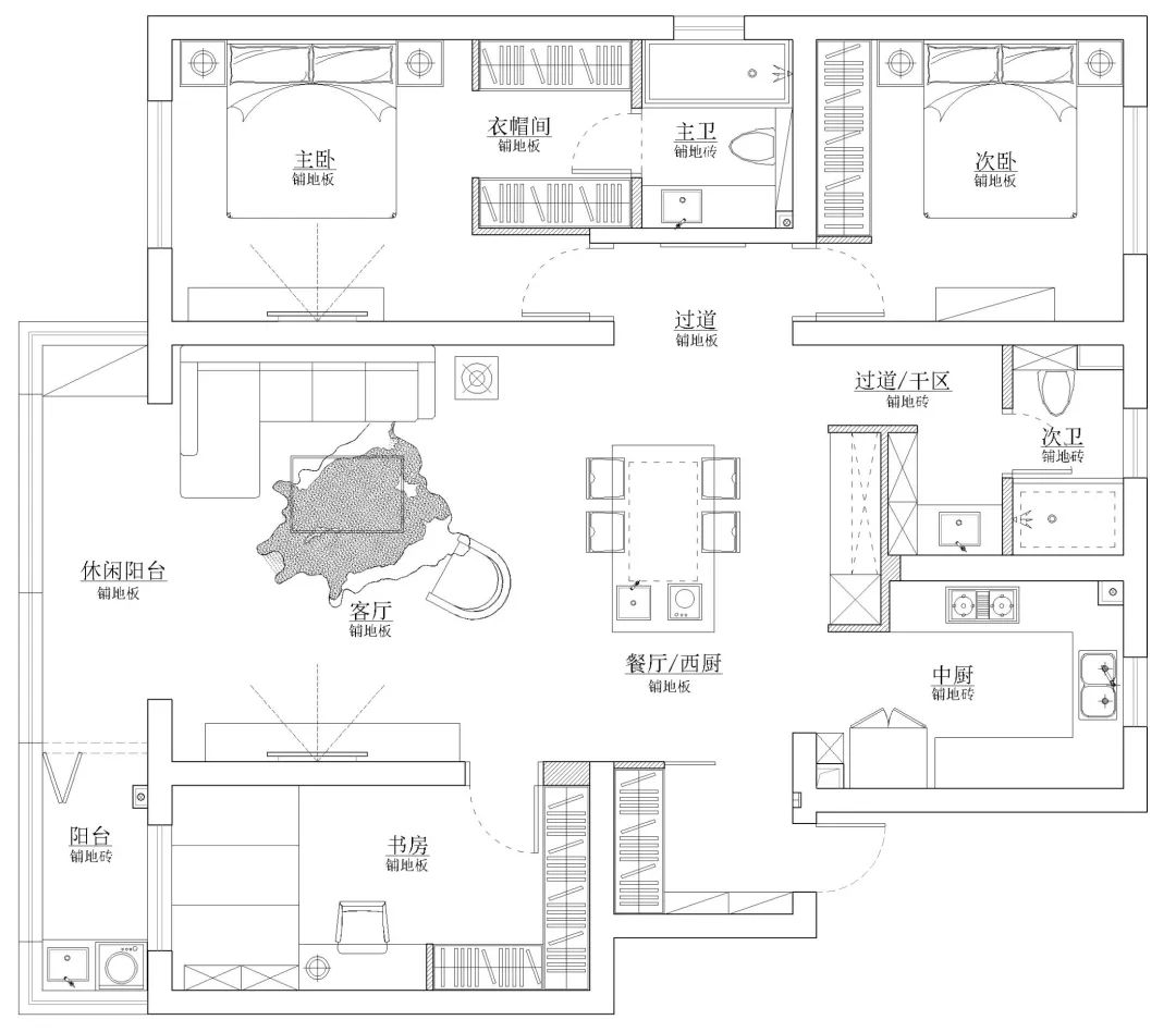 原次卫进行干湿分离设计,并增加储物空间,同时改变门洞开口方向,避免