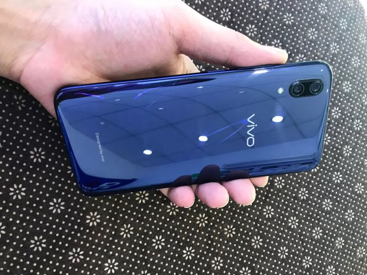 vivo发力,8gb 128gb,从3498跌至1999,网友:还是再见_手机