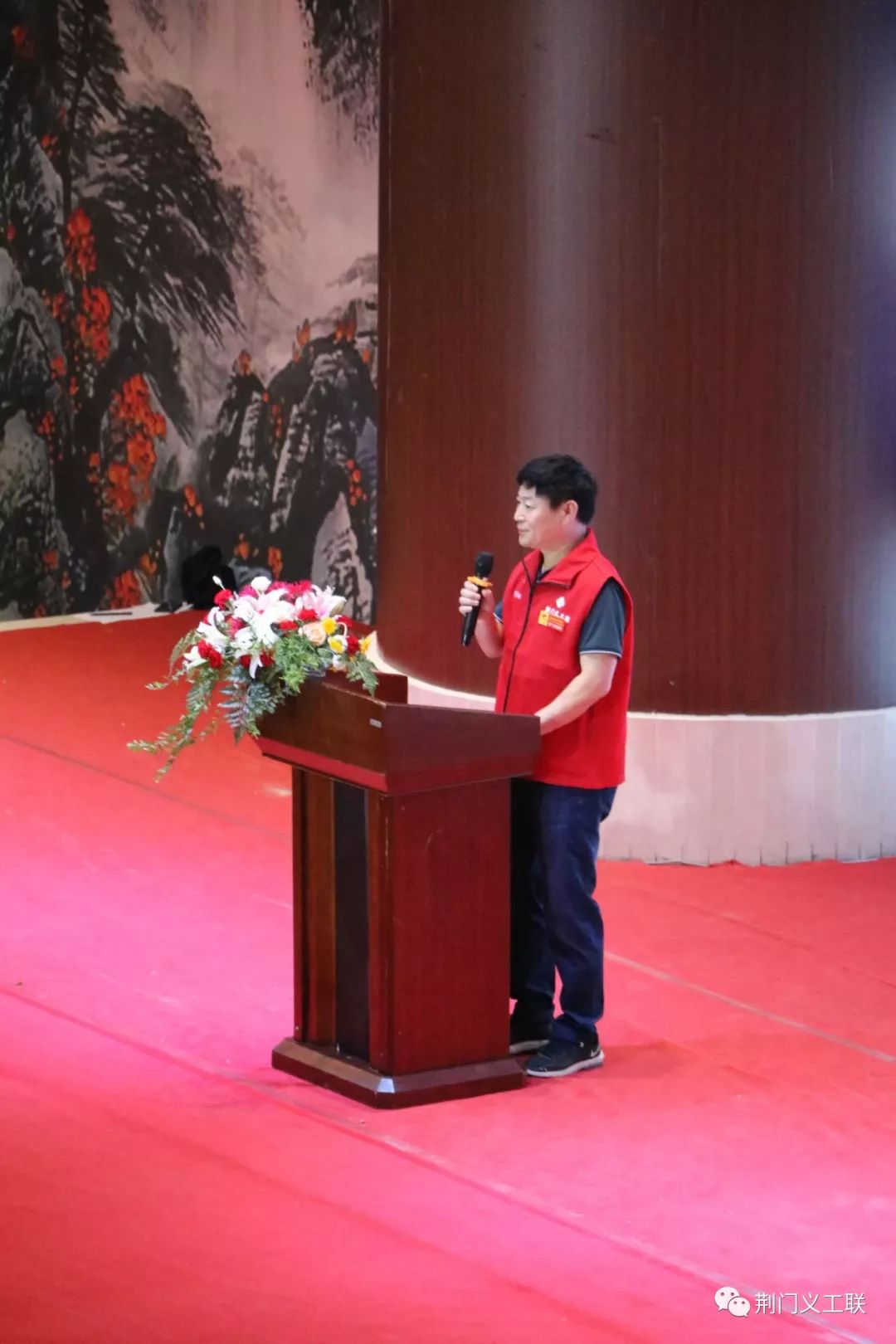 8月7日,上午九点,在昕泰泰湖春酒店,由荆门市残联主办,荆门市聋人协会