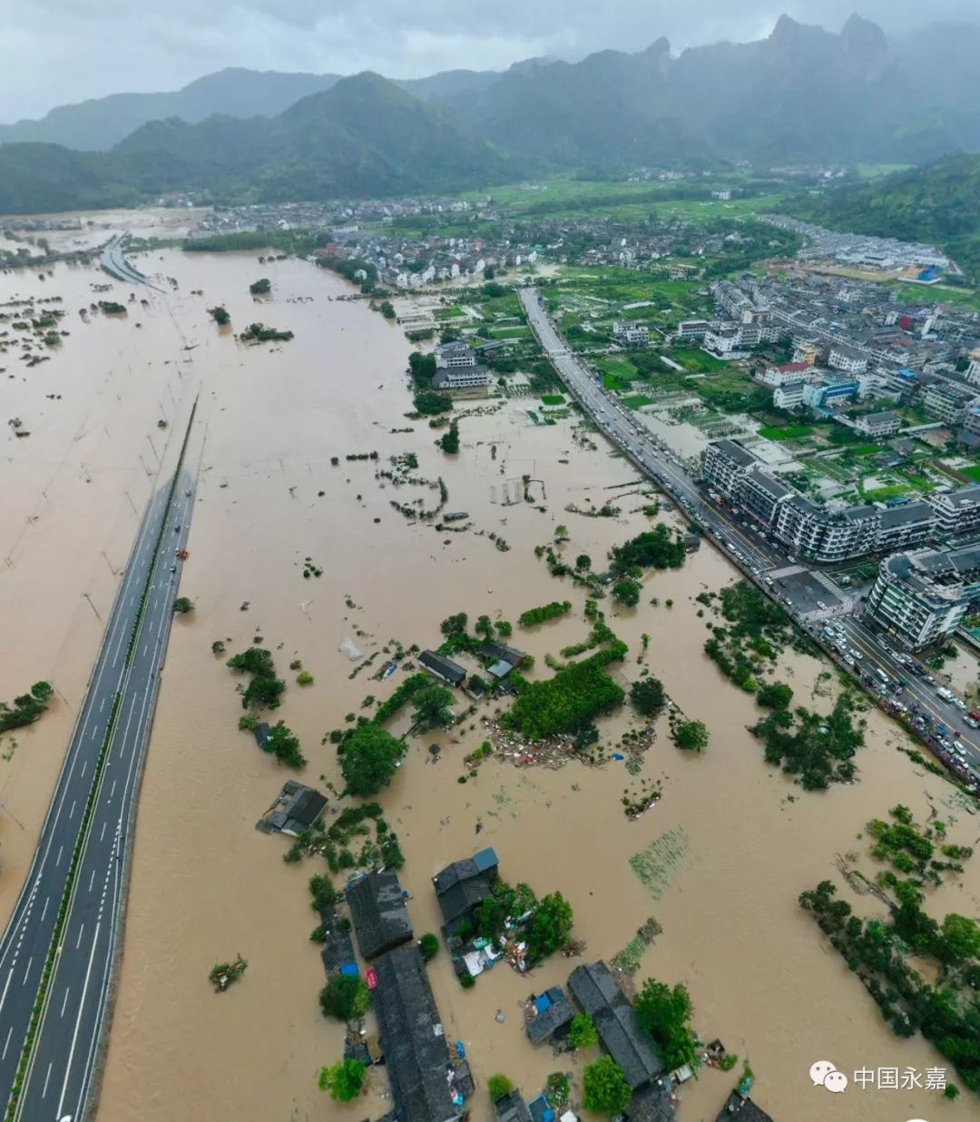 仅次于1956年的台风"wanda"和2006年的台风"桑美"