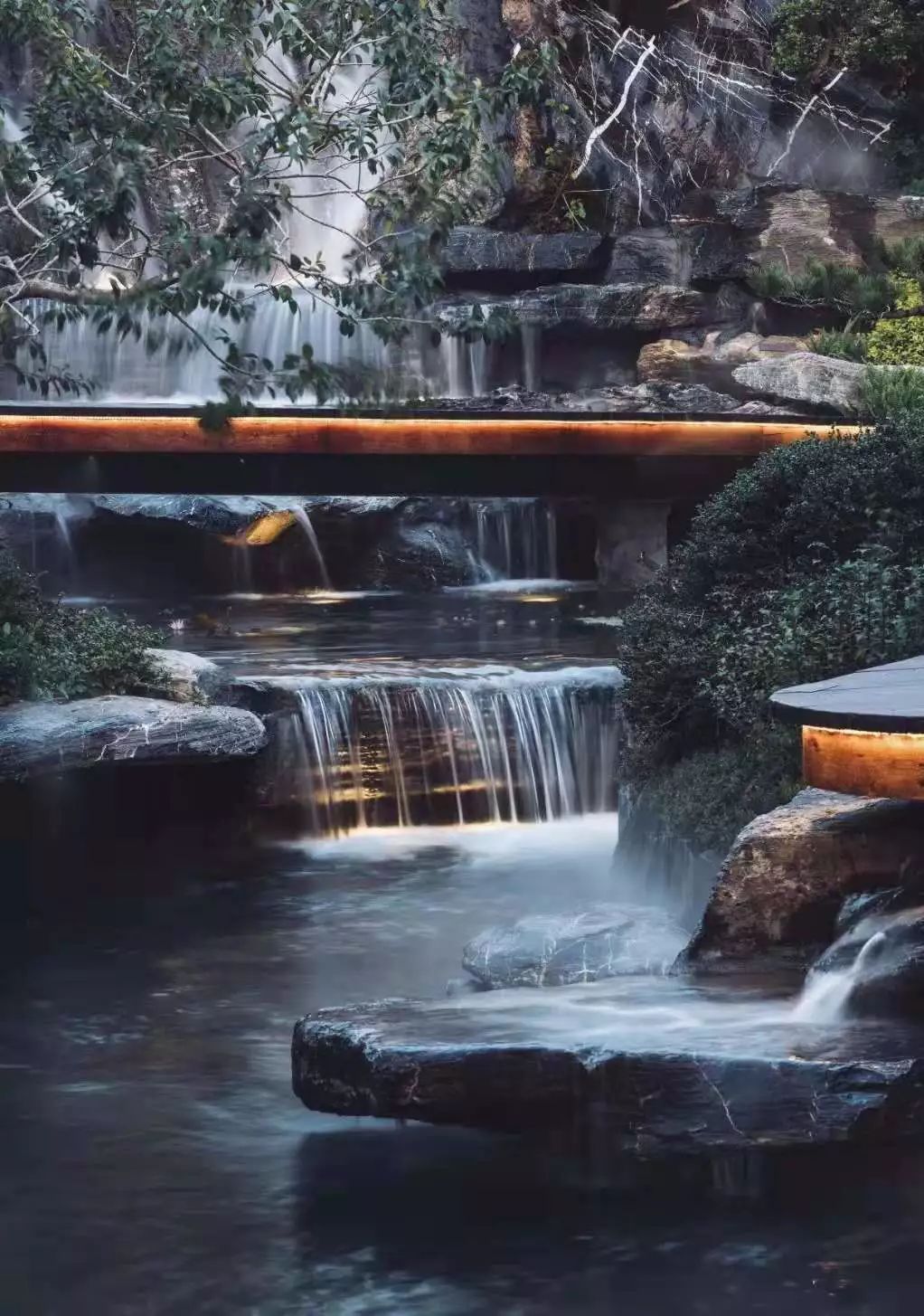 无水不成景叠水理水阔瀑飞瀑