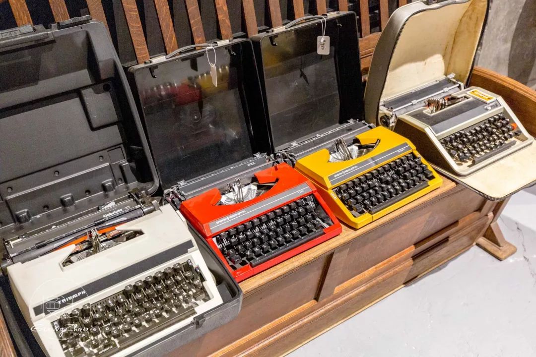 广州骨灰级收藏控10年收集2万款欧洲旧物要3000㎡的仓库才能放下