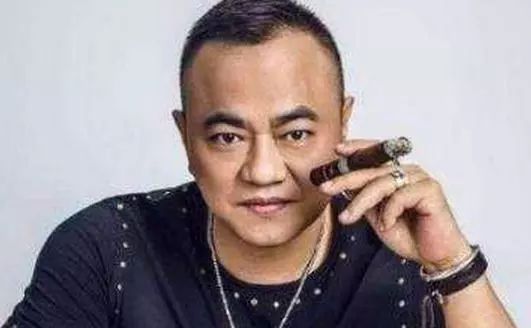 张家豪,赵家班小一辈的都习惯叫他豪哥,人如其名,其实张家豪并不是一