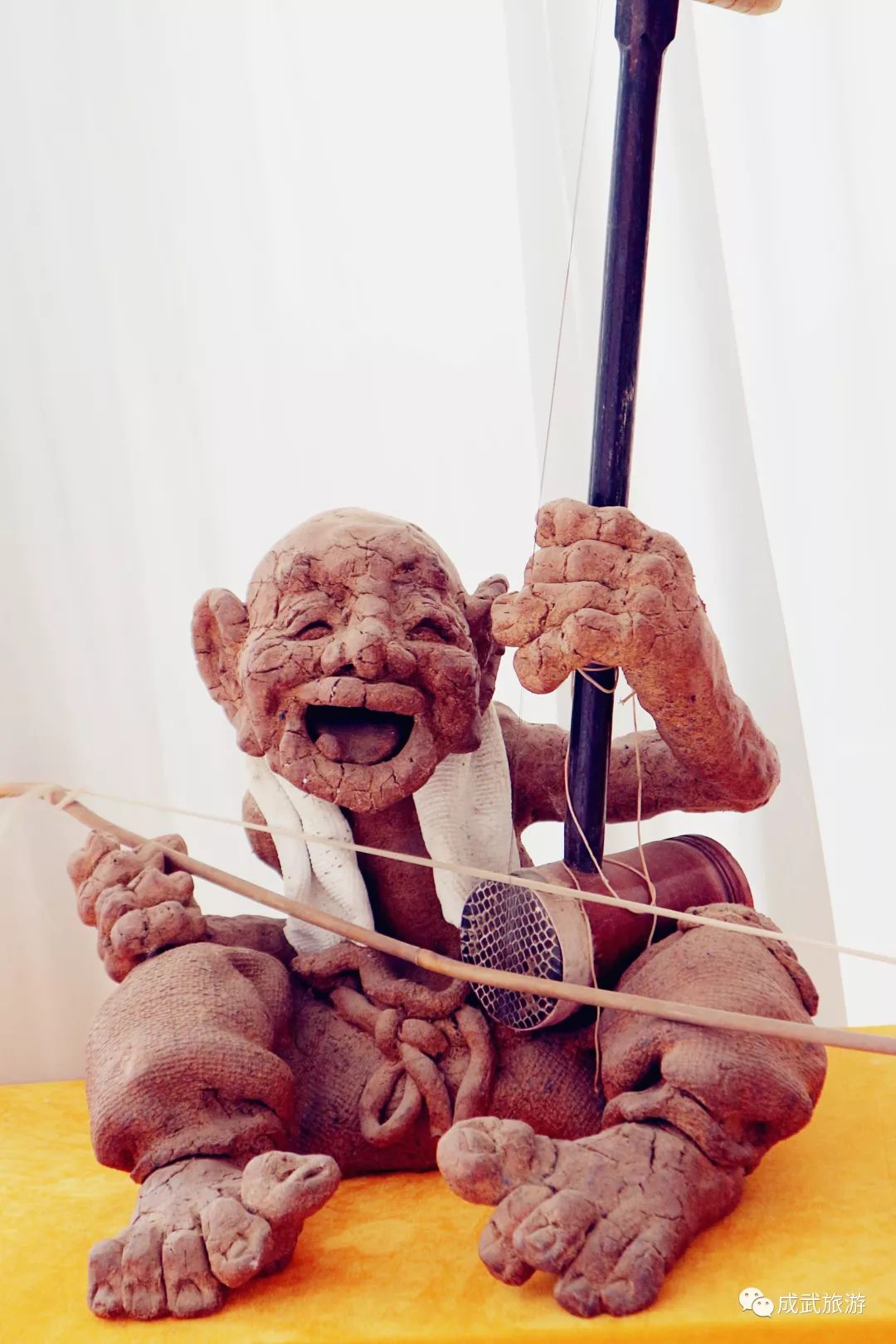 《母爱》领导夫人一起欣赏陶塑康老师的作品——《母爱》更是让前泰国