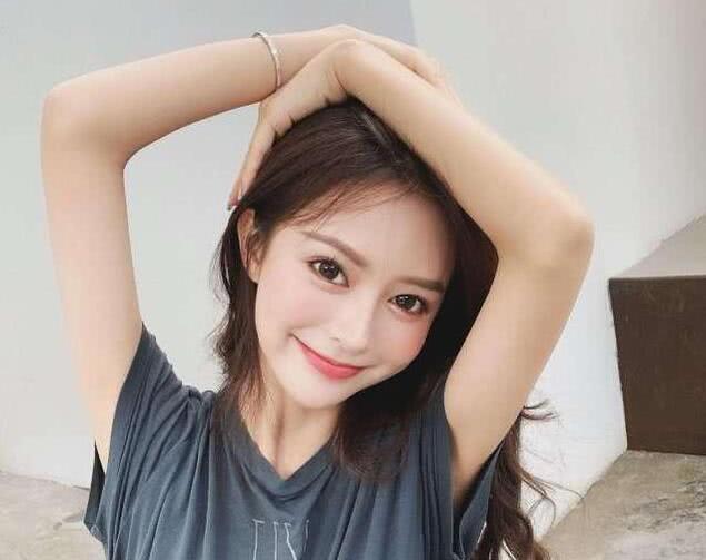 原创王思聪带新欢游日本女友王静雅发文称真羡慕不用工作的女孩