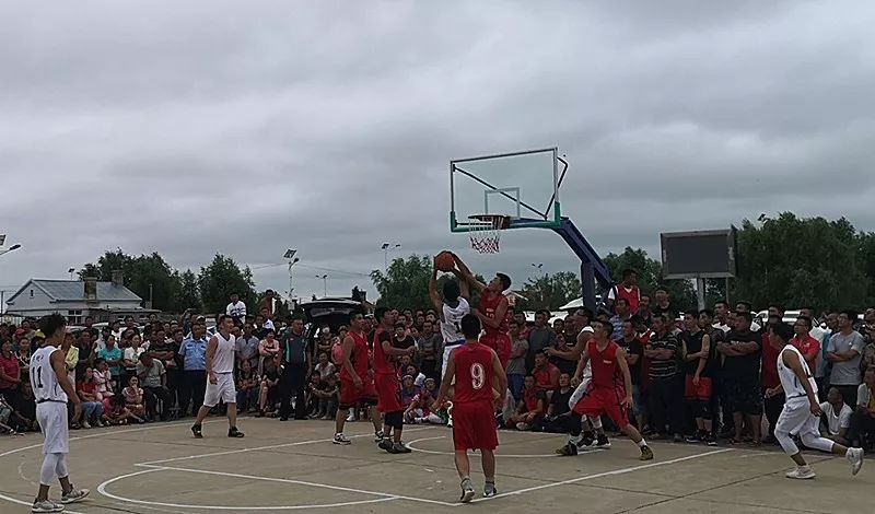 巴彦查干乡举办草原杯篮球赛