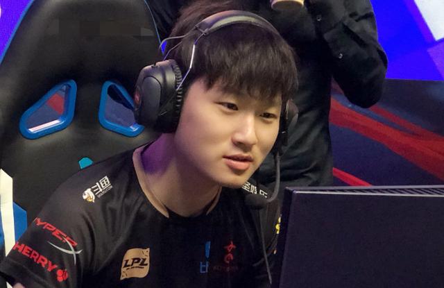 v5官宣"世界第一中单"otto加盟,we季后赛再现未知因素